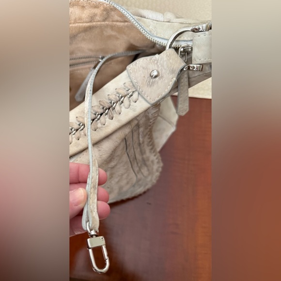 Be & D Leather Satchel Purse with Feather Like Pattern - Picture 12 of 15